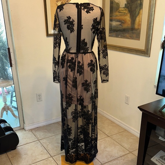 Soie’blu Black Lace Overlay Dress w/ Sheer Sleeves Size Large - Picture 13 of 16